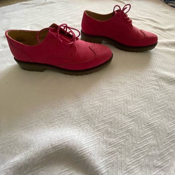 🩷HOT PINK🩷 Suede Oxfords/Wing Tips 
from JOURNEE COLLECTION - Picture 3 of 7